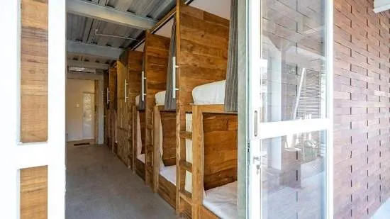 NUSA LEMBONGAN ISLAND & ACCOMMODATION dormitories rooms